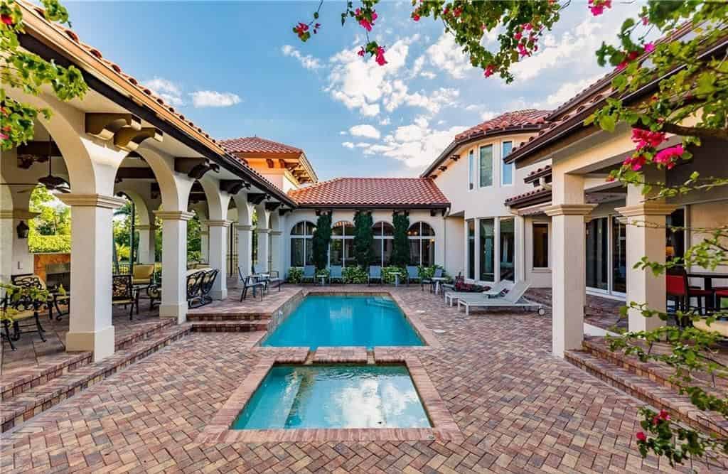 SOLD 295 Bahia Pt Moorings, Naples, Florida Homes for Sale In